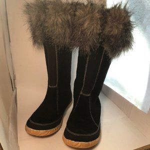 Sorel boots with faux fur on top. Size 7
